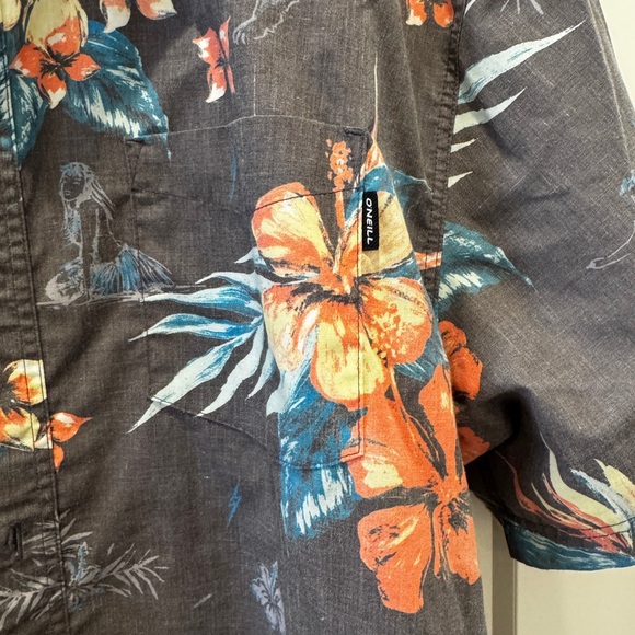 Floral Short Sleeve Button-Up Shirt O’Neill size XL - Picture 6 of 6